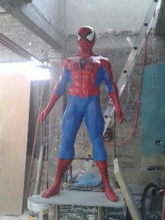 Spiderman en fibra de vidrio